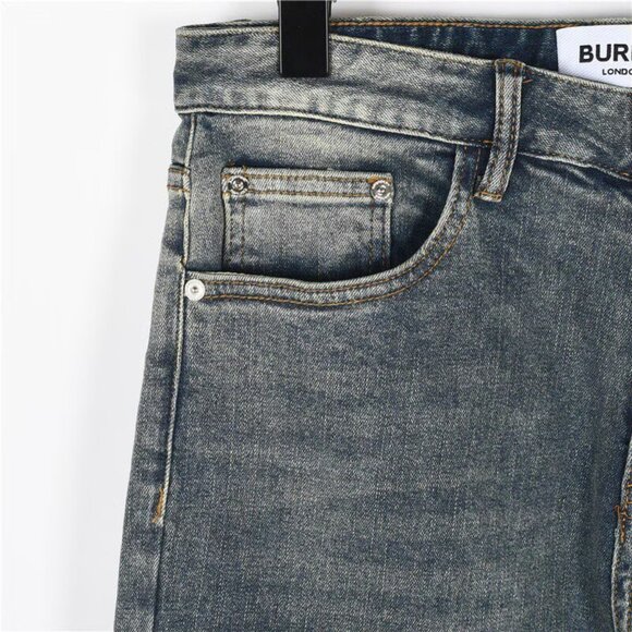 Burberry This denim has a unique, high-end texture.S - Picture 6 of 11